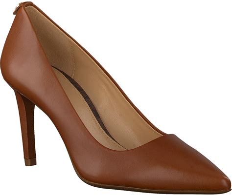 pumps michael kors cognac